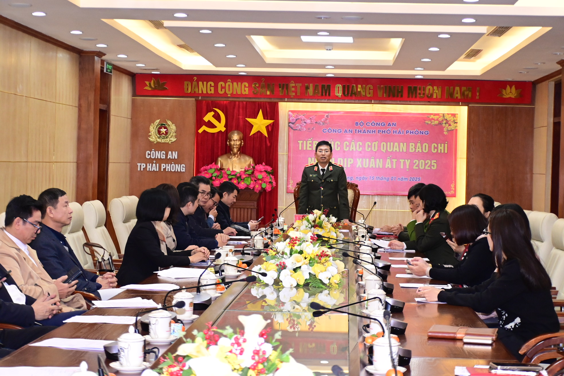 Công an thành phố tiếp xúc các cơ quan báo chí nhân dịp Xuân Ất Tỵ - 2025